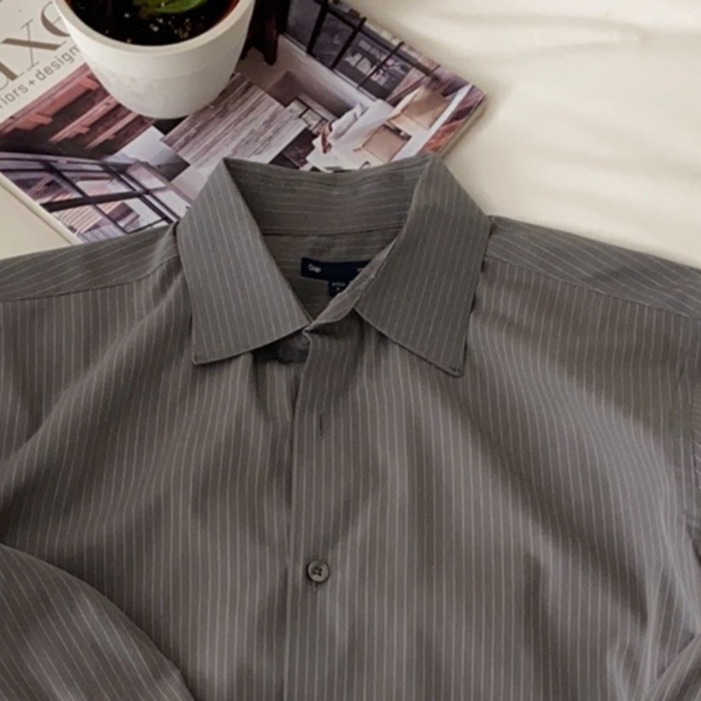 Men’s Slim Fit Button Down Shirt